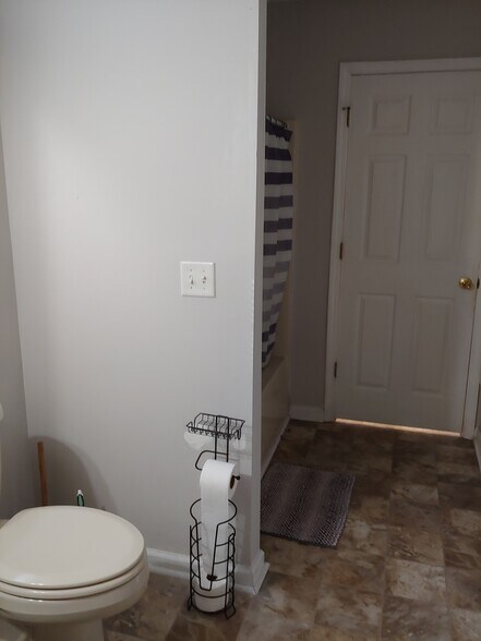 Building Photo - 490 Old Highway 81