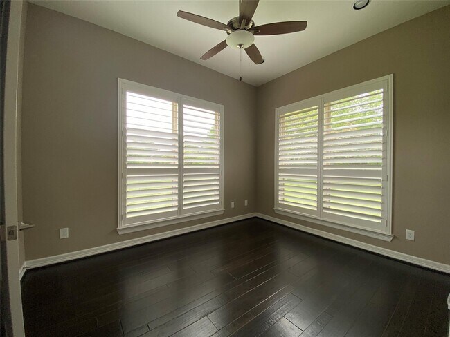 Building Photo - 2911 S Saddlebrook Ln