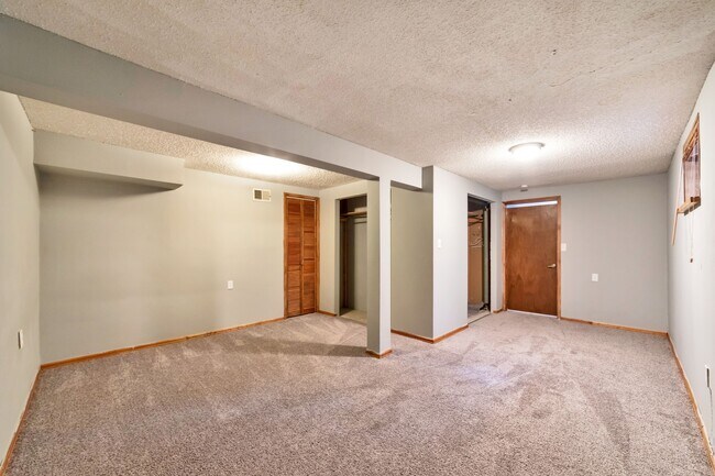 Building Photo - 6450-6452 Newcombe Ct.