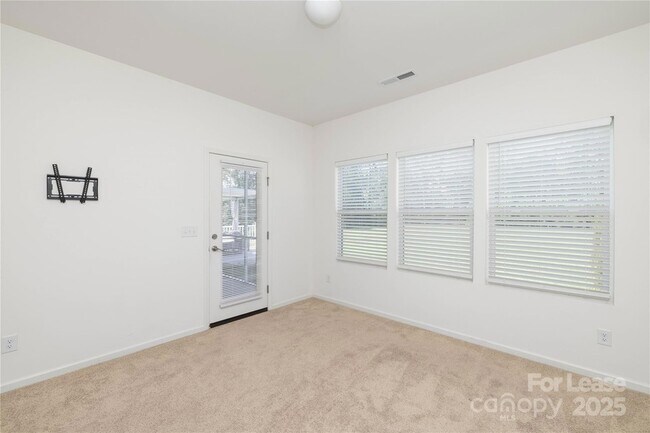 Building Photo - 224 Old Harbor Dr