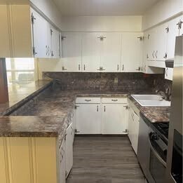 Building Photo - 6406 Schiller St