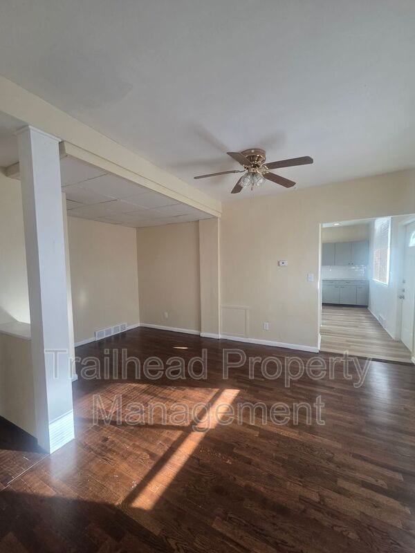 Building Photo - 3115 S Forest Ave