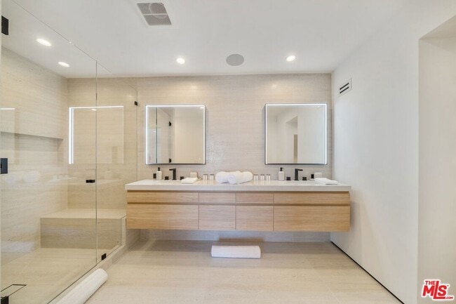 Building Photo - 8800 Hollywood Blvd