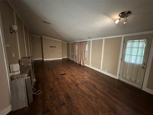 Building Photo - 35 Amber Dr