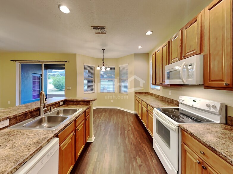 Building Photo - 3124 Shady Lily Ln