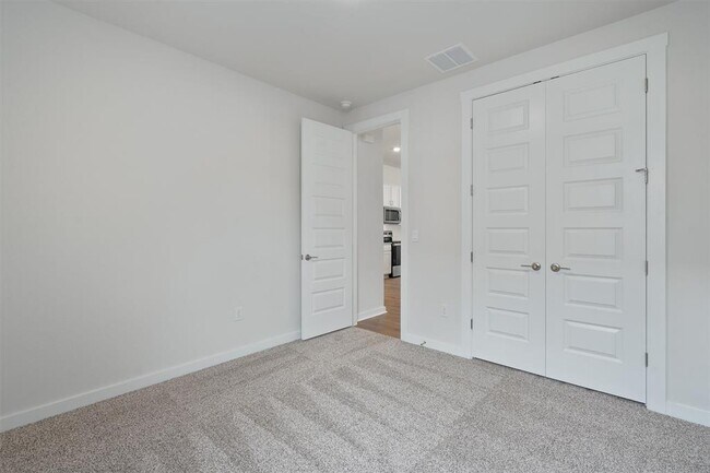 Building Photo - 305 Barton Run Dr