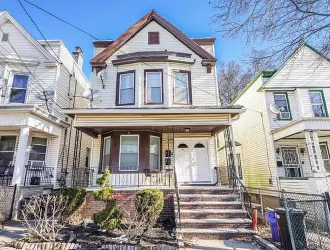 Building Photo - 36 Dwight St