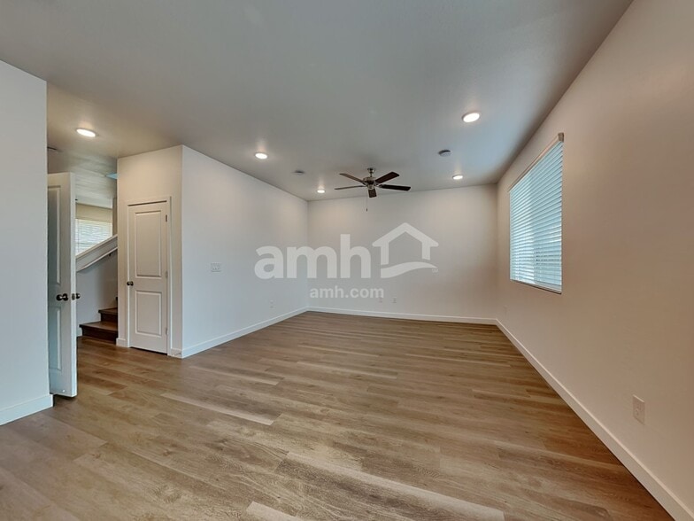 Building Photo - 9746 W Luxton Ln