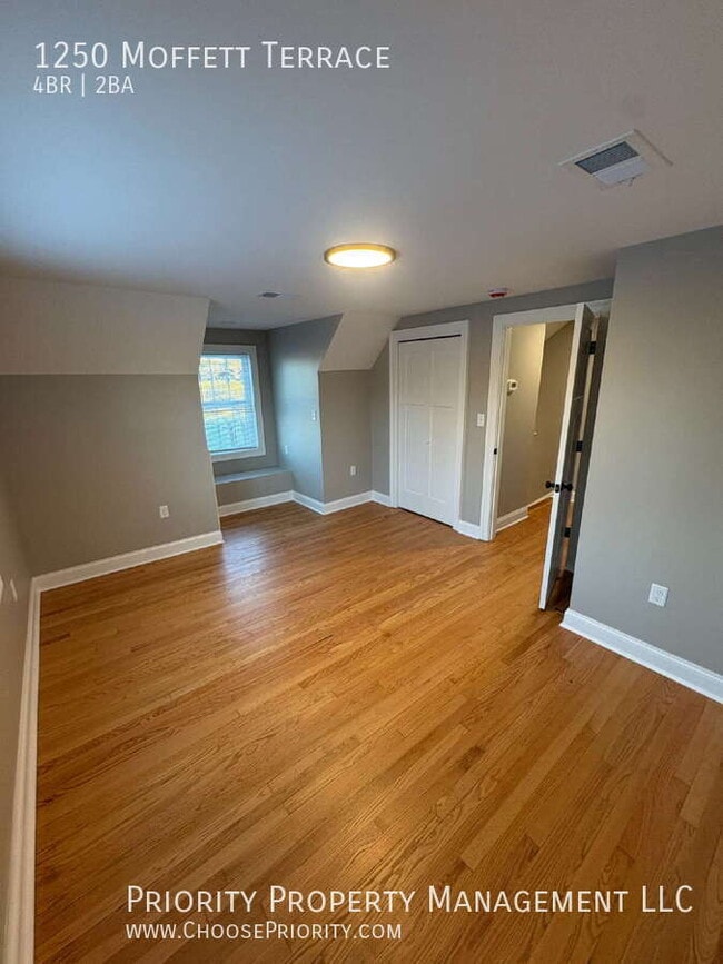 Building Photo - 1250 Moffett Terrace