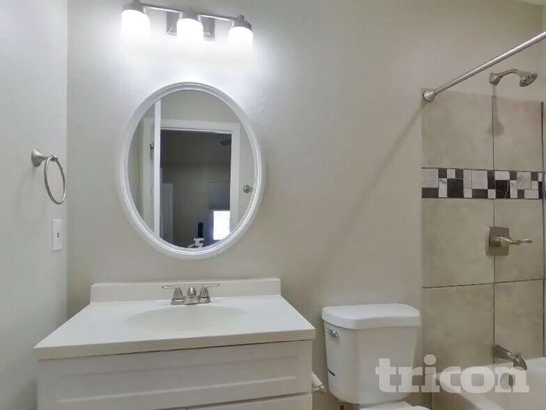 Building Photo - 4003 28th Ave