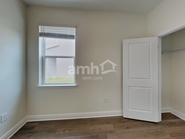 Building Photo - 5954 River Farm Ave