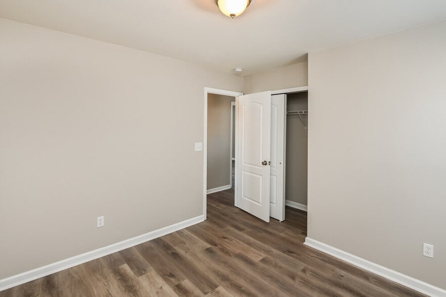 Building Photo - 10811 Carstairs St