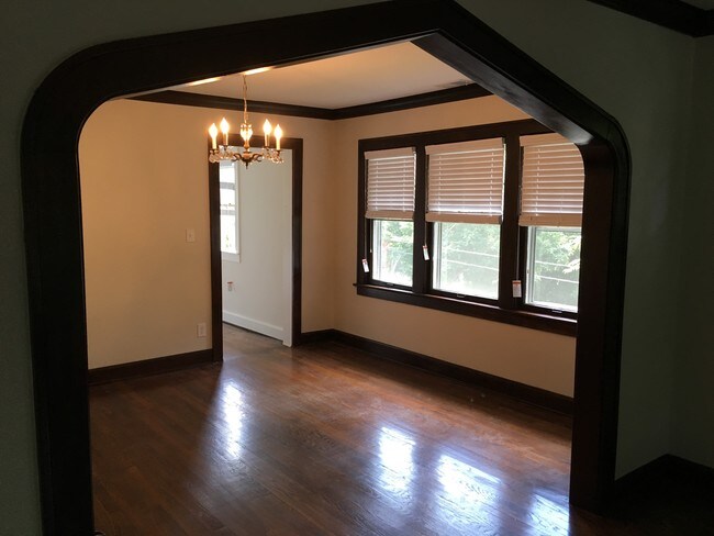 dinning - 4151 Wyoming St