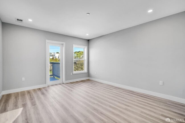 Building Photo - 1642 Taraval St