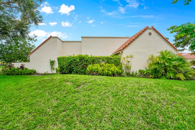 Building Photo - 6565 Las Flores Dr