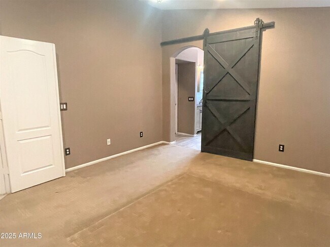 Building Photo - 416 E Chicory Pl