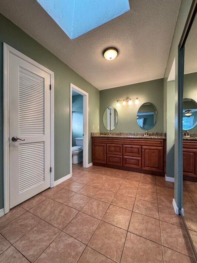 Building Photo - 3/2 in Pelican Bay