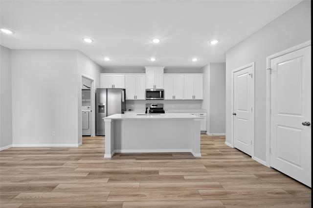 Building Photo - 1210 Aruba Ave