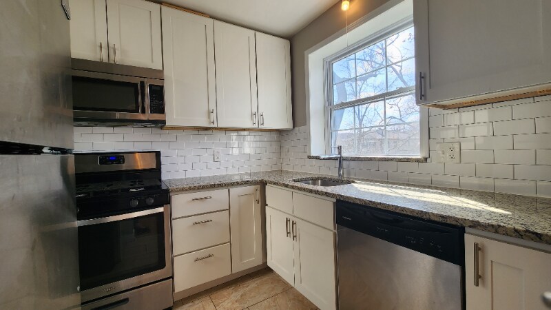 Building Photo - 7752 Kingsbury Blvd