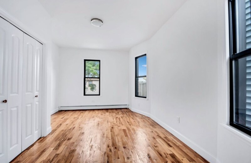 Primary Photo - 1842 Hunt Ave