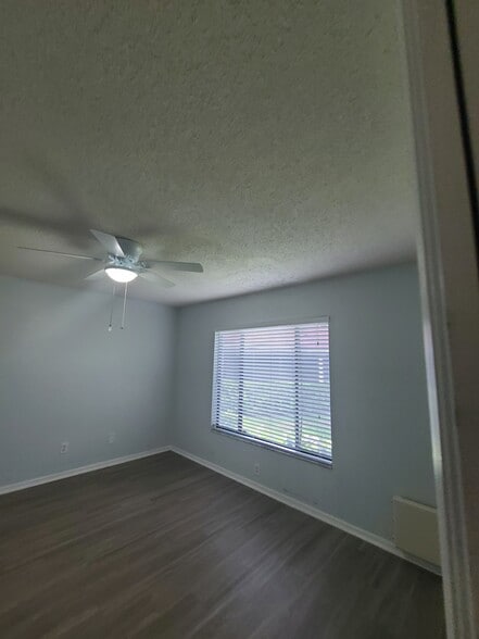 Building Photo - 18318 Aintree Ct