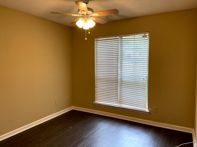 Building Photo - 2111 Boone Pl
