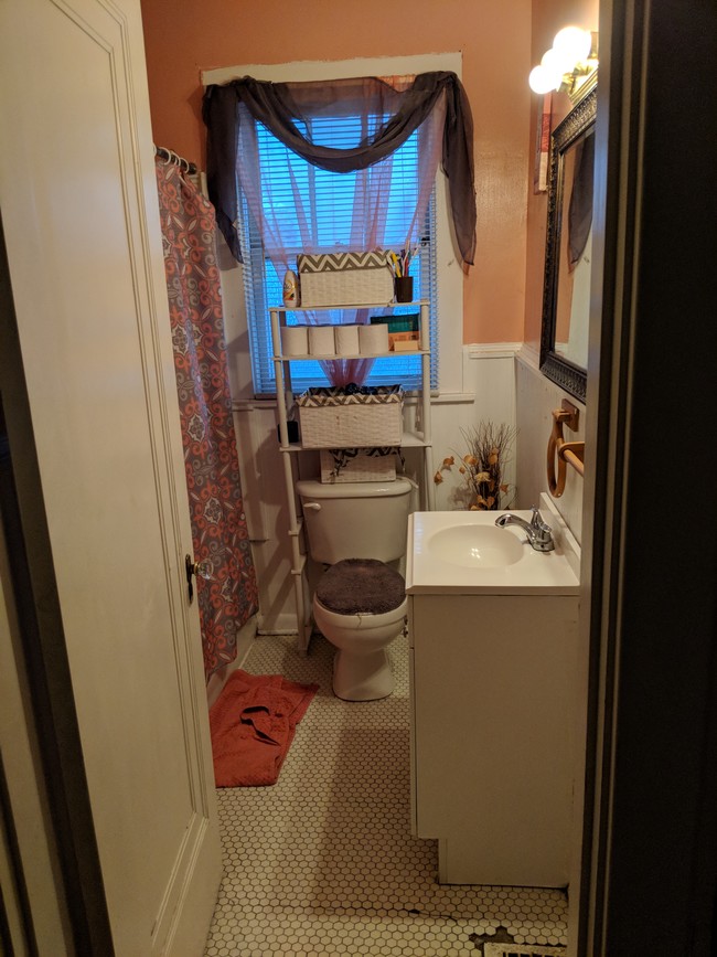 10. Bathroom - Example Tenant Furnished - 1736 Harold Ave