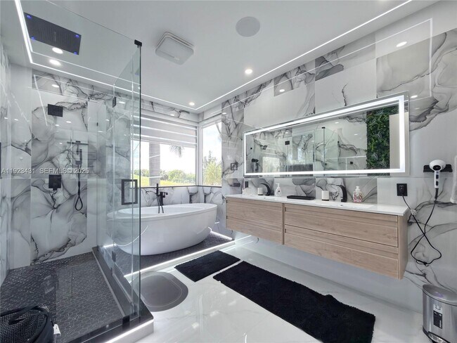 Building Photo - 10098 NW 74th Terrace