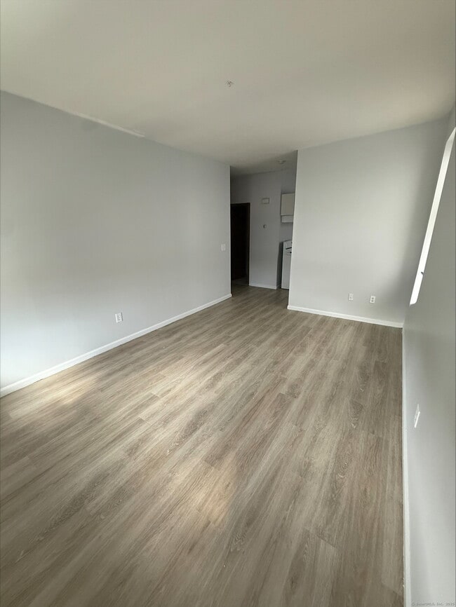 Building Photo - 441 Howe Ave