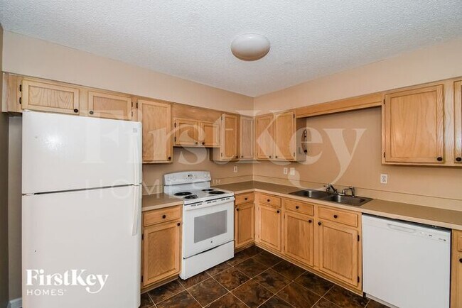 Building Photo - 5221 Glen Alan Ct S