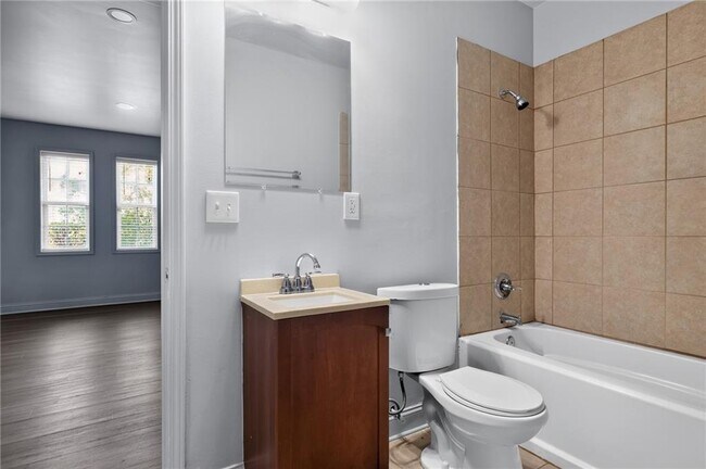 Building Photo - 5428 Spelman Dr