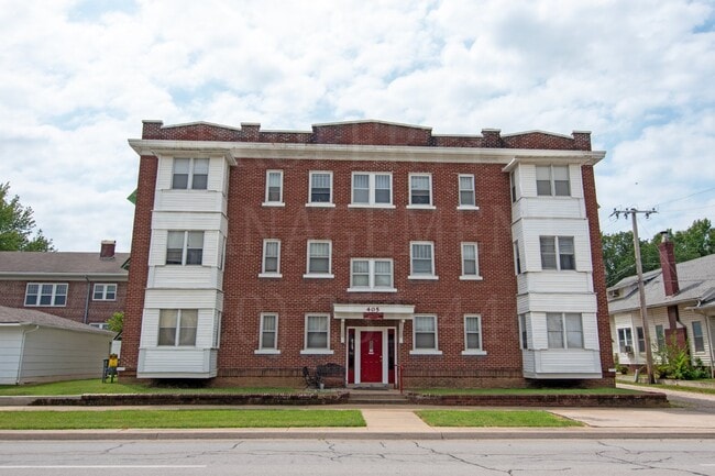 Building Photo - Studio Apartment