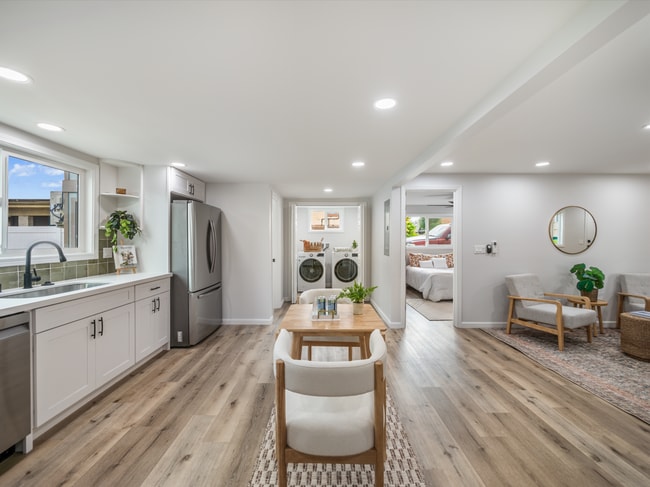 Building Photo - 1576 California Ave