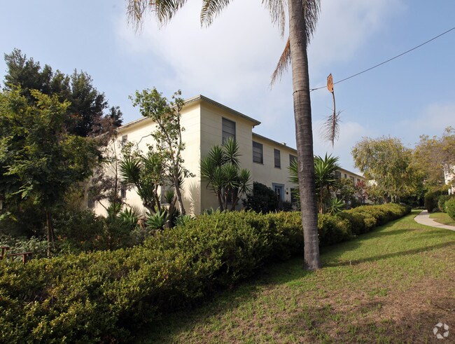 Primary Photo - 437-441 San Vicente Blvd