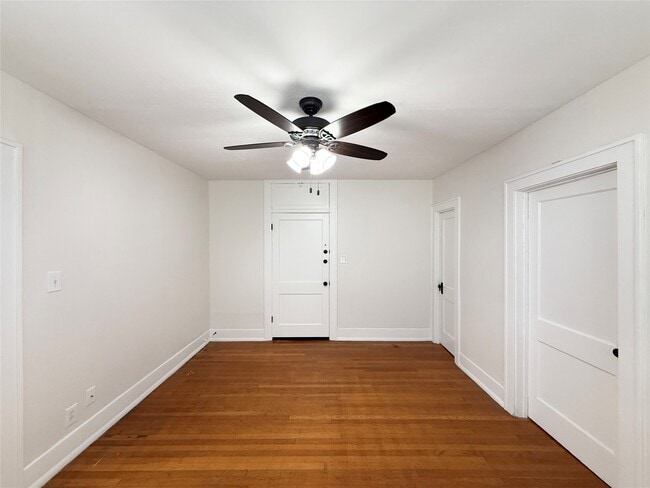 Building Photo - 1126 Berthea St