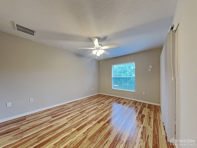 Building Photo - 6534 Covewood Dr