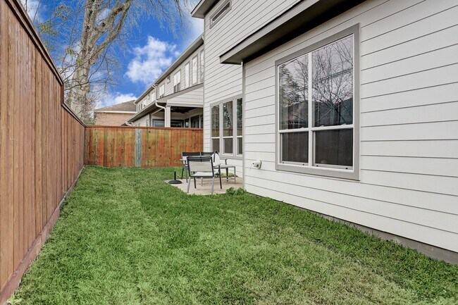 Building Photo - 4849 Benning Dr