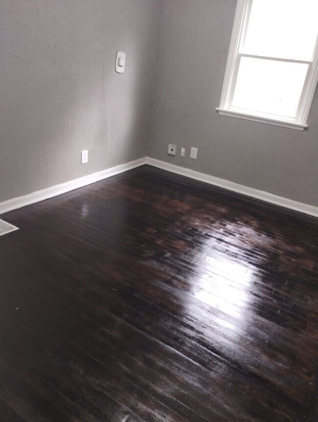 Building Photo - 51-53 Waverly - D&amp;S