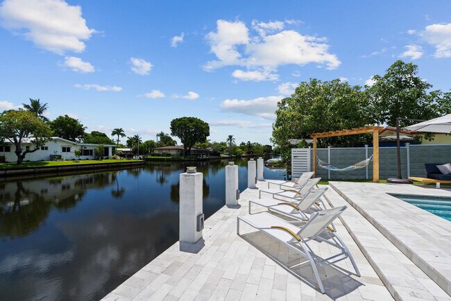 Building Photo - 2001 NW 36th St