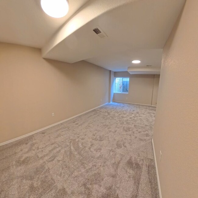 Building Photo - 3 bedroom 1.5 bath close to Fort Carson