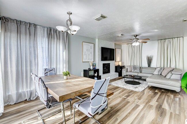 Building Photo - 92 N Deerfoot Cir