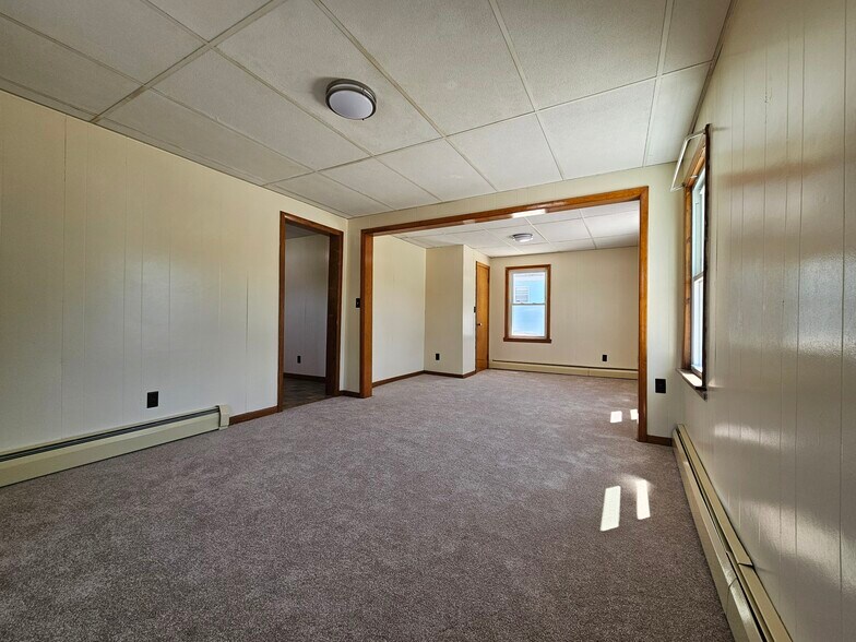 Living Room - 140 W Utica St