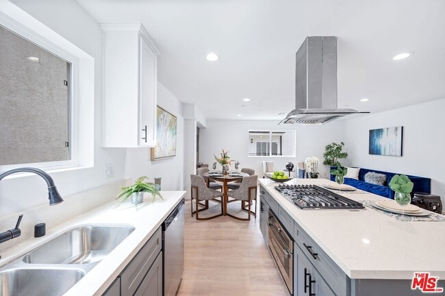 Building Photo - 7306 Independence Ave