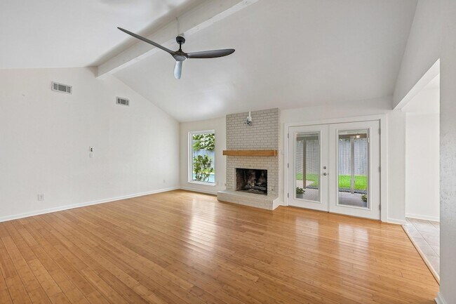 Building Photo - 2717 Charlesworth Dr
