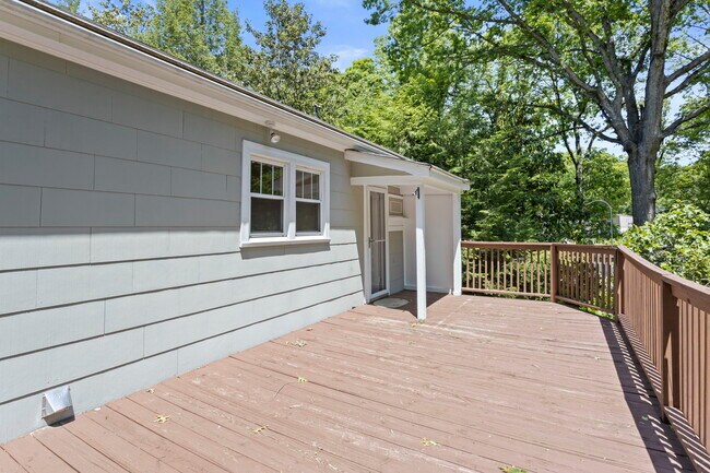 Building Photo - 214 Waddell Rd