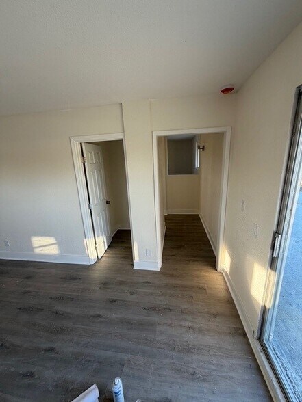 Building Photo - 2150 S San Jacinto Ave