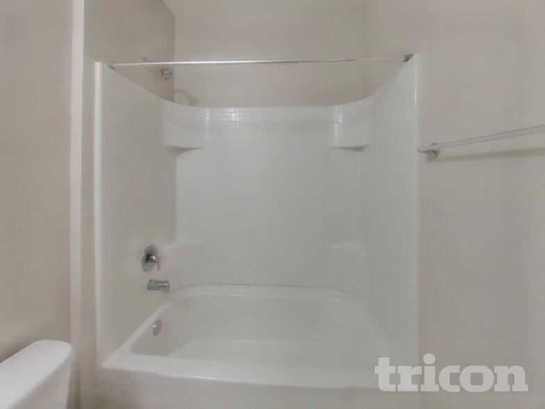 Building Photo - 2508 Valhalla Dr