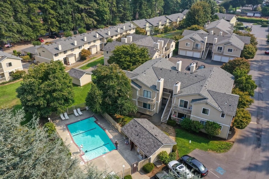 Building Photo - Fairway Lane Apartments