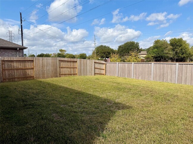 Building Photo - 28750 Texas Plns Dr