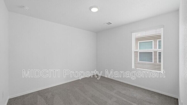 Building Photo - 255 Granary Dr